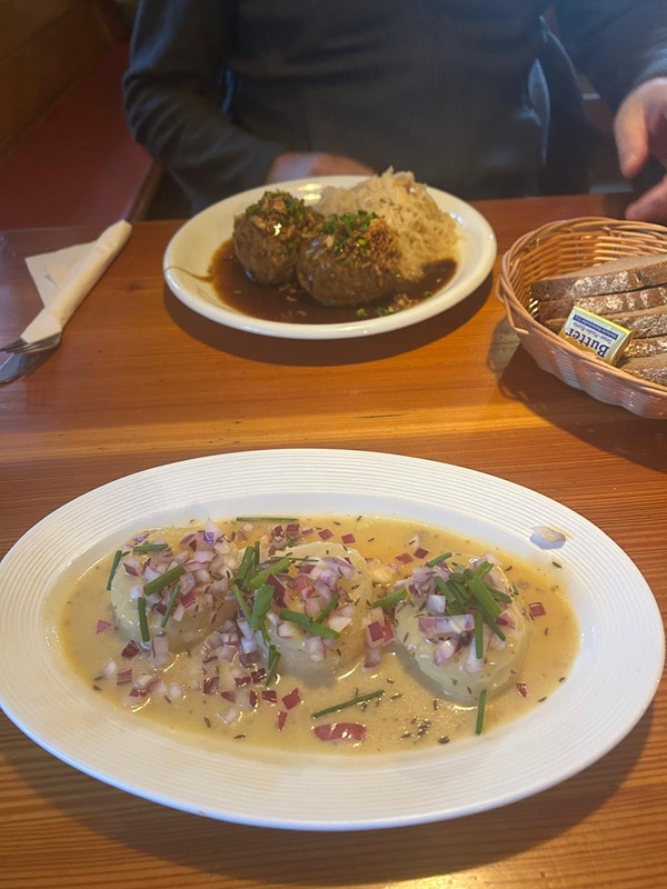 Genussvoll wandern für Anfänger in der Pfalz - hier: Die Hellerhütte