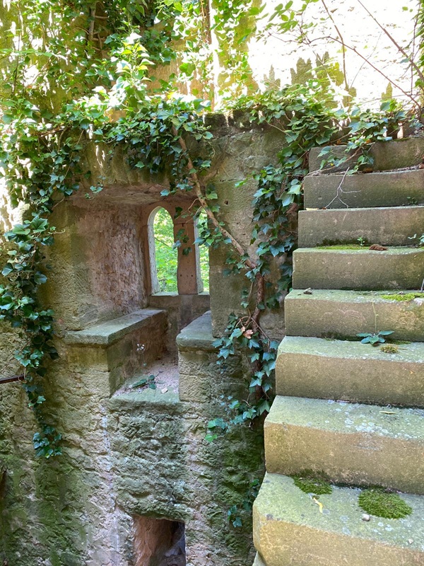 Das Hambacher Schloss beim Ortsteil Hambach der rheinland-pfälzischen Stadt Neustadt an der Weinstraße