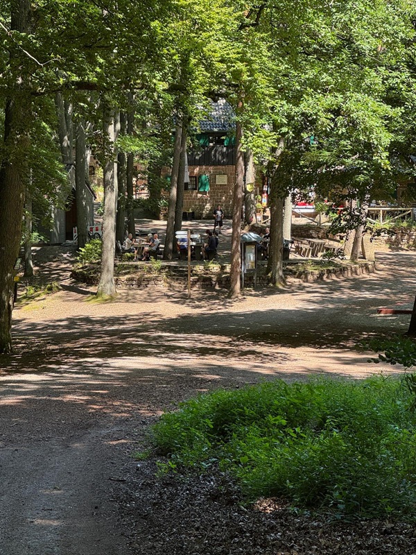 Pfälzerwald-Hütten - hier: Die Hellerhütte