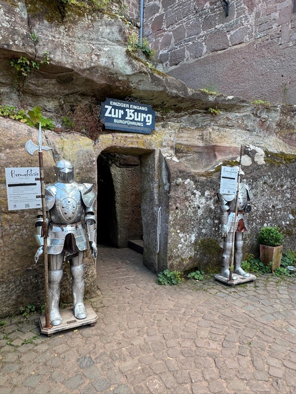 Pfälzerwald-Burgruinen - hier: Burgruine Berwartstein