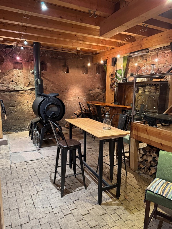 Pfälzerwald-Burgruinen - hier: Die Madenburg