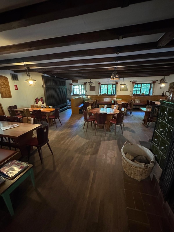 Pfälzerwald-Hütten - hier: Die Hellerhütte