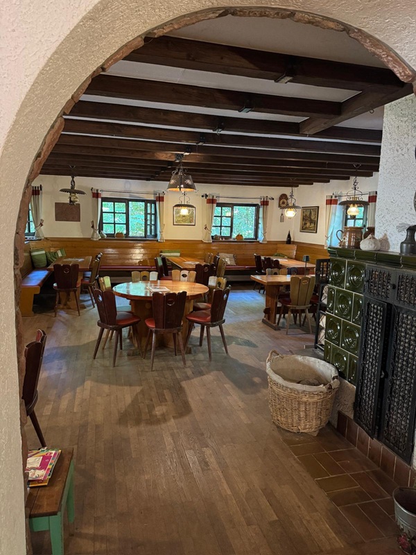 Pfälzerwald-Hütten - hier: Die Hellerhütte