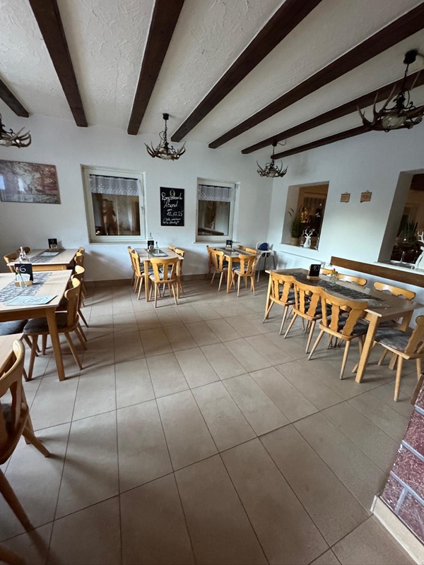 Pfälzerwald-Hütten - hier: Die Klausentalhütte